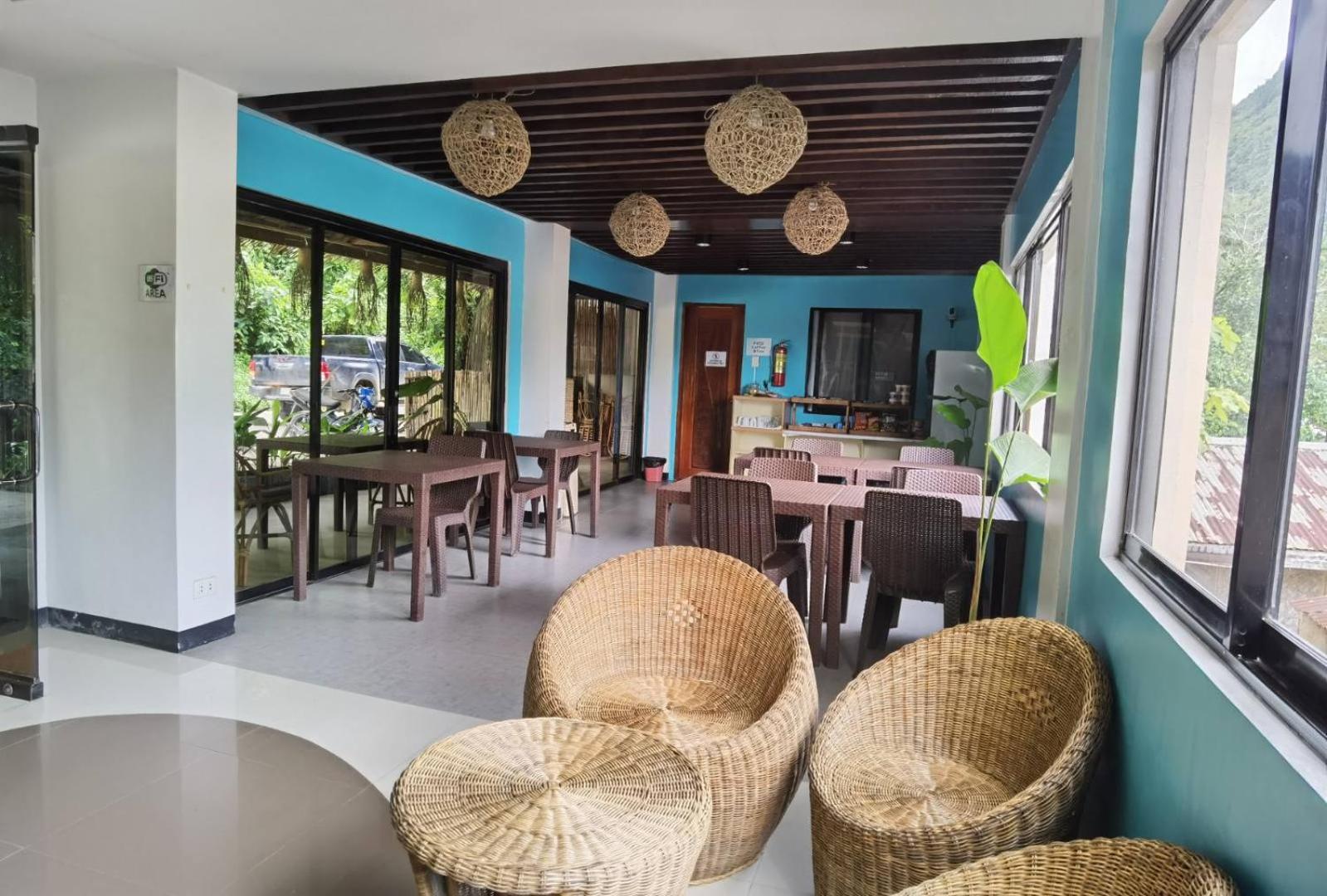 Amos Pili Tree Inn Powered By Cocotel El Nido Bagian luar foto
